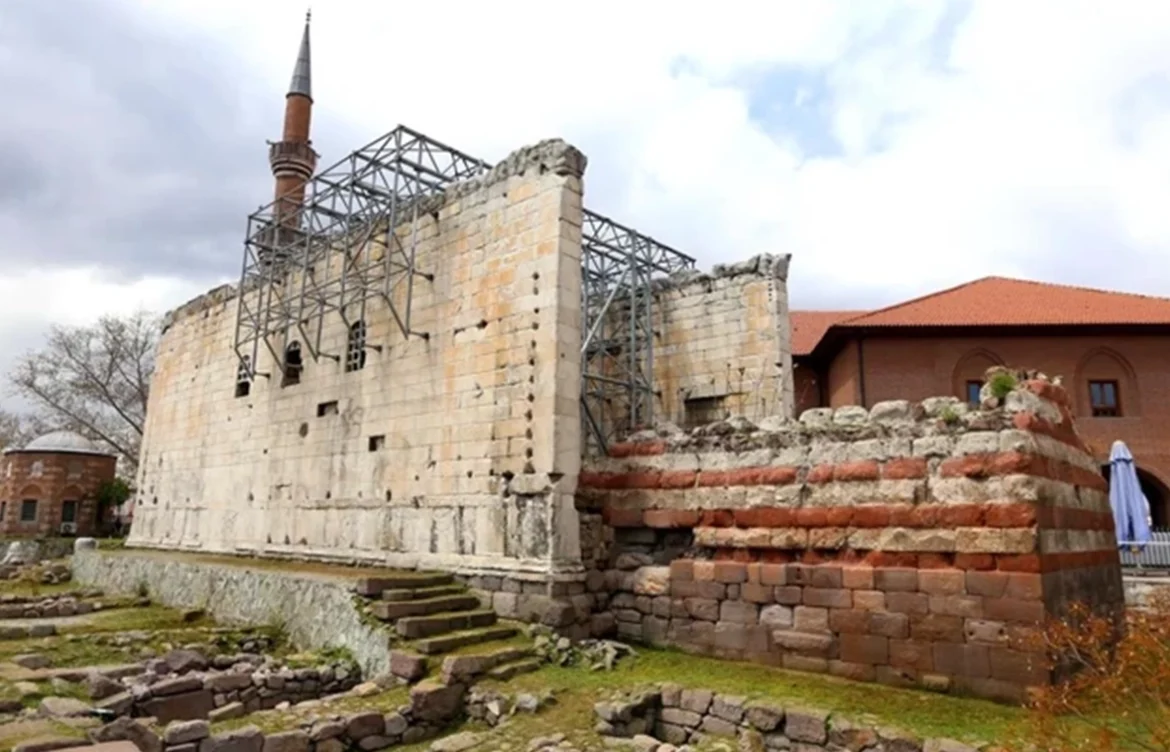 Augustus Tapınağı